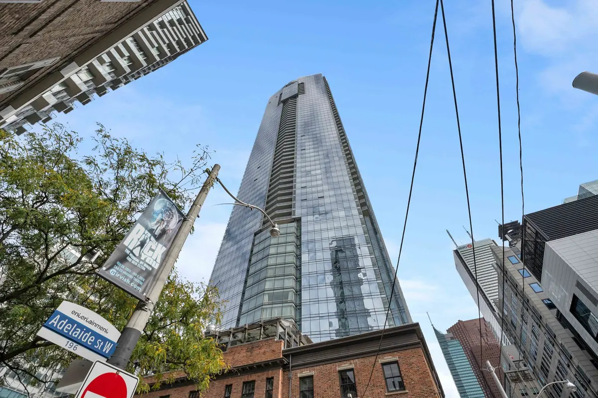 180 University AVE #5605, Toronto C01, ON M5H 0A2