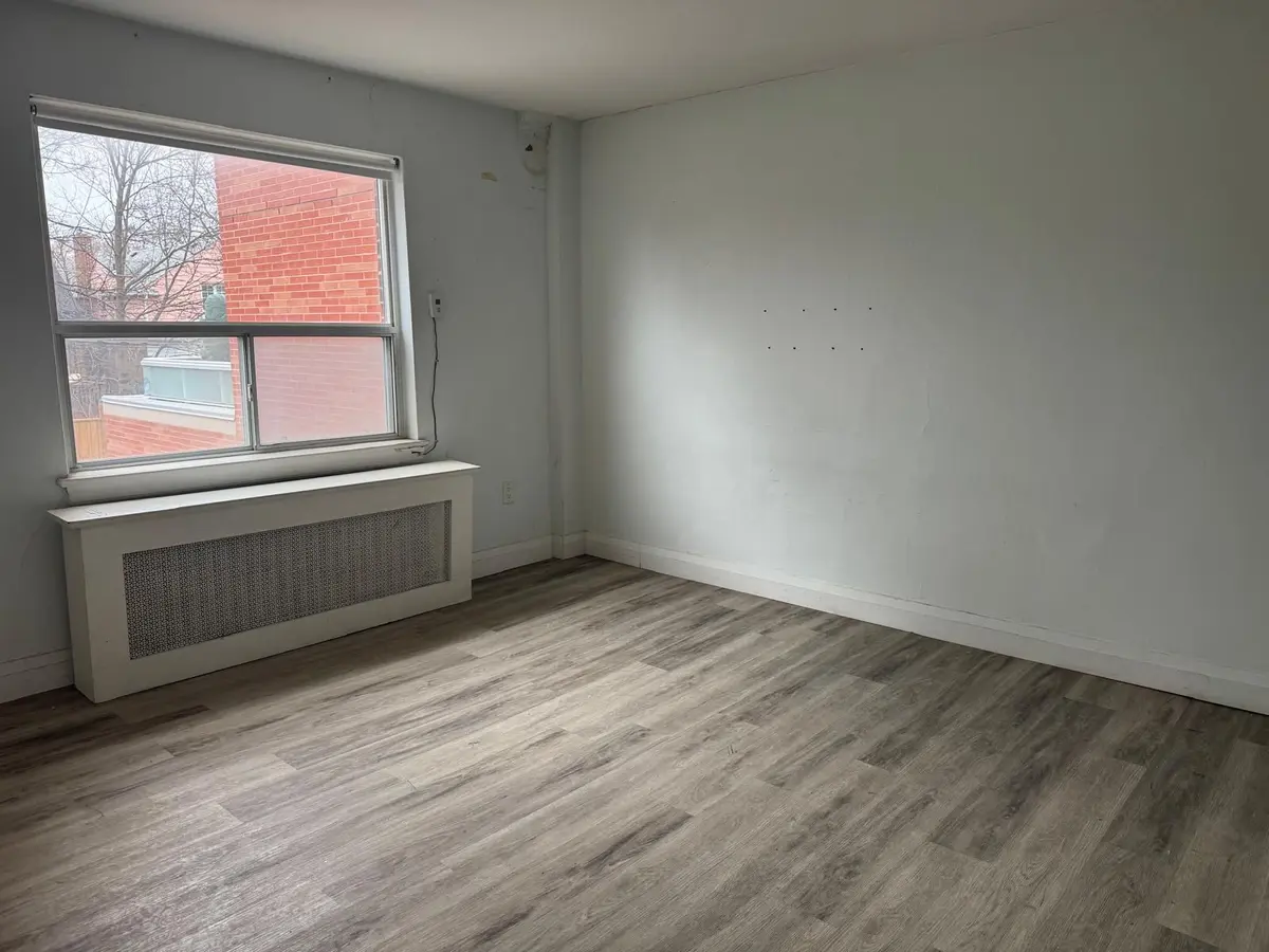 607 Kingston RD ##2, Toronto E02, ON M4E 1R3