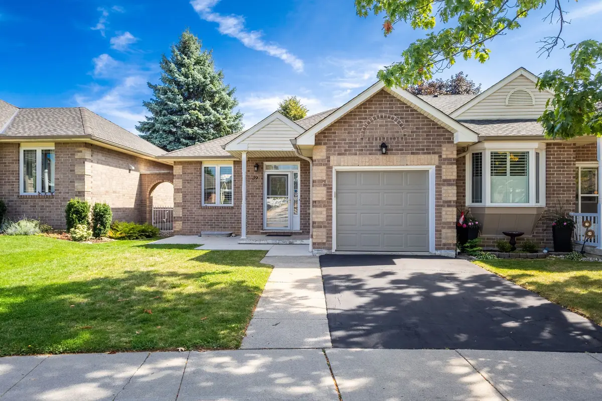 39 Twentyplace BLVD, Hamilton, ON L0R 1W0