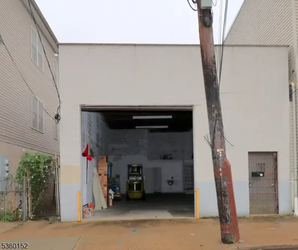 91 Tichenor St, Newark City, NJ 07105