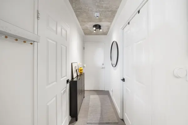 1369 Bloor ST W #1402, Toronto C01, ON M6P 4J4