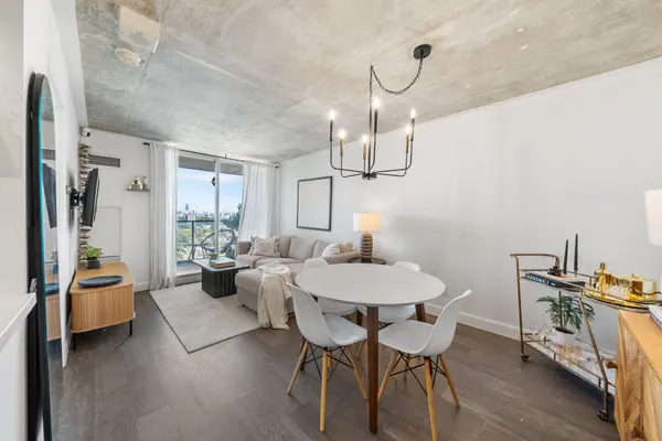 1369 Bloor ST W #1402, Toronto C01, ON M6P 4J4