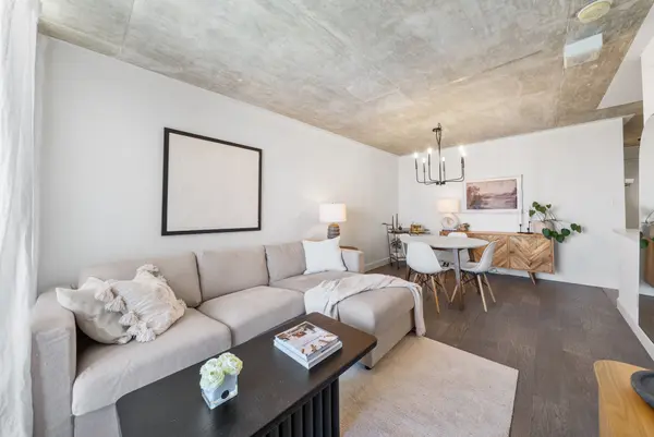 1369 Bloor ST W #1402, Toronto C01, ON M6P 4J4