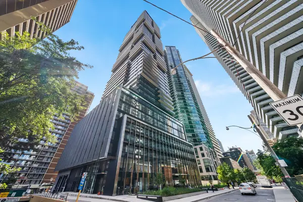 55 Charles ST E #4102, Toronto C08, ON M4Y 0J1