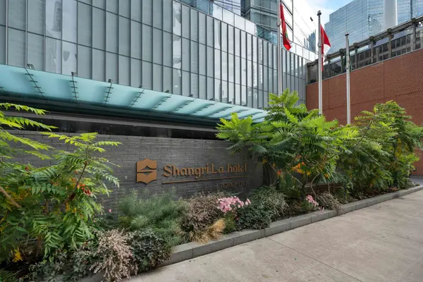 180 University AVE #5605, Toronto C01, ON M5H 0A2