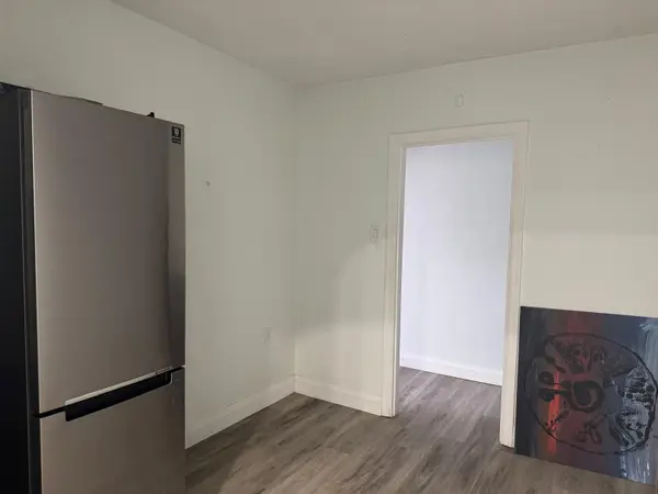 607 Kingston RD ##2, Toronto E02, ON M4E 1R3