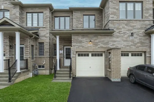 2926 Peter Matthews DR, Pickering, ON L1V 2P8