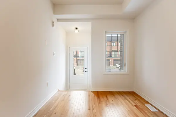 2926 Peter Matthews DR, Pickering, ON L1V 2P8