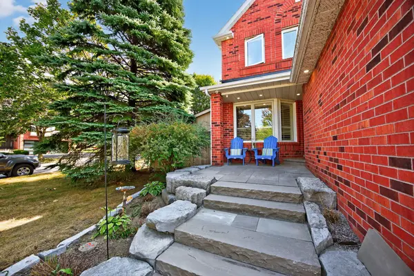 165 Bonny Meadows DR, Aurora, ON L4G 6N1