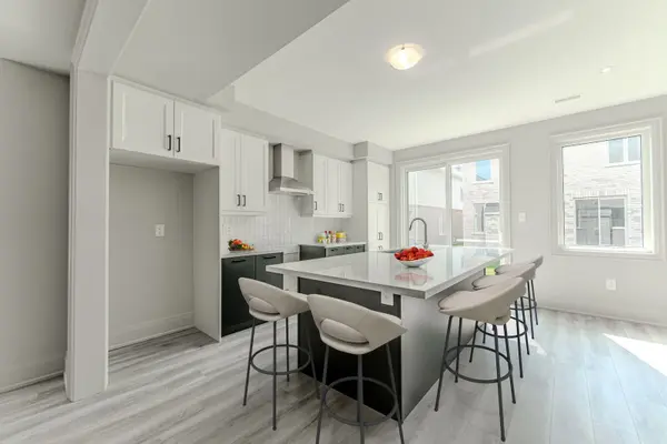 5 Amsterdam DR, Barrie, ON L9J 0Z5