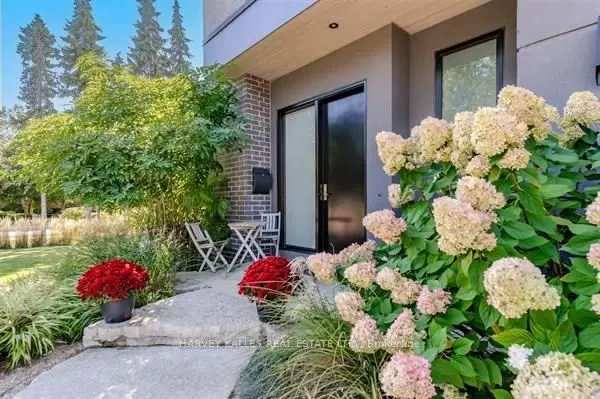 3279 Lakeshore RD, Burlington, ON L7N 1A7