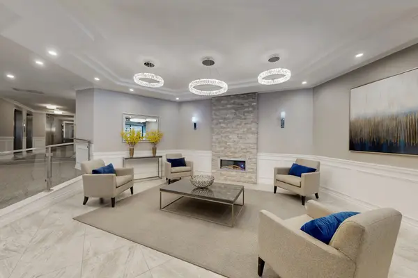 1300 Bloor ST #1005, Mississauga, ON L4Y 3Z2