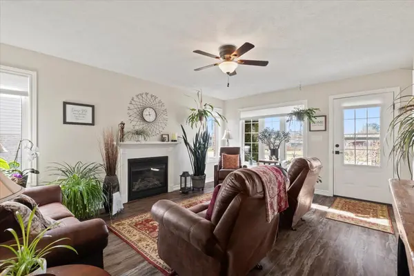 219 16th Avenue CRES, Hanover, ON N4N 3V3