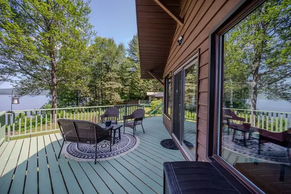 581 Rocky Point LN, Deep River, ON K0J 1P0