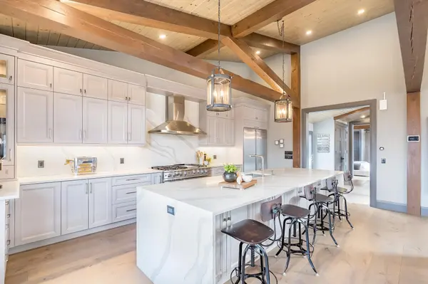 116 Arnot CRES, Blue Mountains, ON L9Y 0Z8