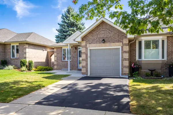 39 Twentyplace BLVD, Hamilton, ON L0R 1W0