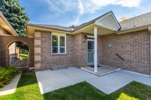 39 Twentyplace BLVD, Hamilton, ON L0R 1W0