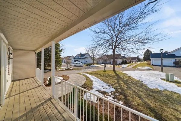 13 Nesbitt DR, Brighton, ON K0K 1H0