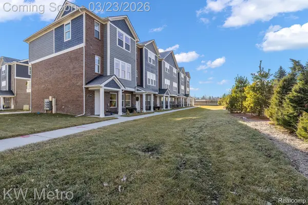 5931 Stella, Troy, MI 48085