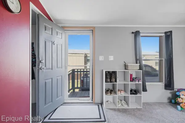 15317 Cartier DR, Clinton Charter Township, MI 48038