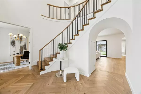 Dallas, TX 75214,6860 Southridge Drive