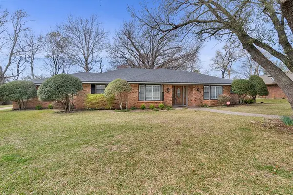 713 Briarwood Drive, Denison, TX 75020