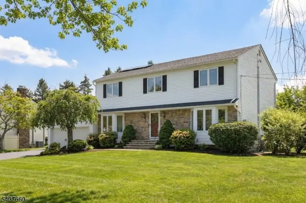 2 Mettle Ln, Roxbury Twp., NJ 07885
