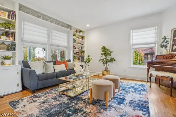 84 Cedar St, Millburn Twp., NJ 07041