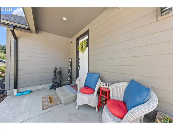 443 N HYLAND LN, Lowell, OR 97452