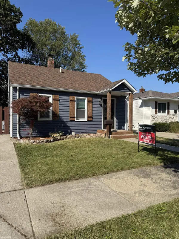 22627 Lake DR, St Clair Shores, MI 48082
