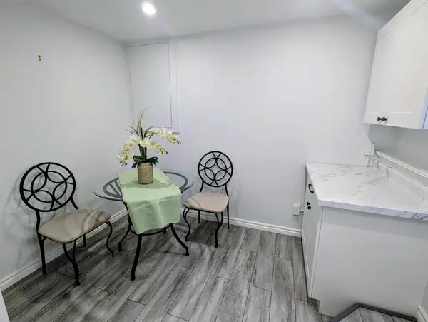 3 Dale Park DR #Bsmt, Clarington, ON L1E 1H2