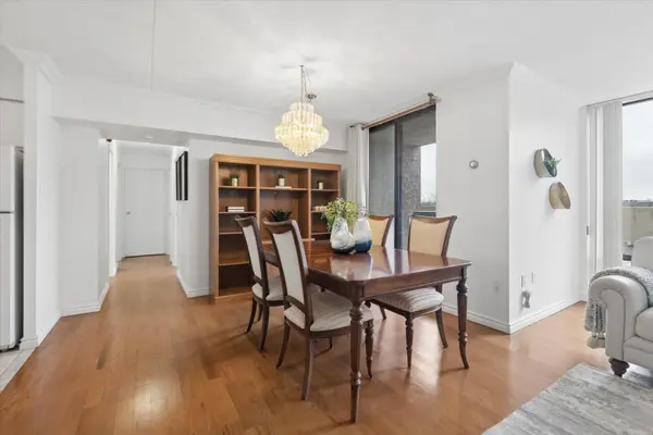 1525 Diefenbaker CT #408, Pickering, ON L1V 3W1