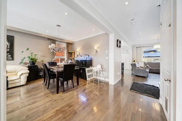 22 Northern Dancer DR, Oshawa, ON L1L 0A9