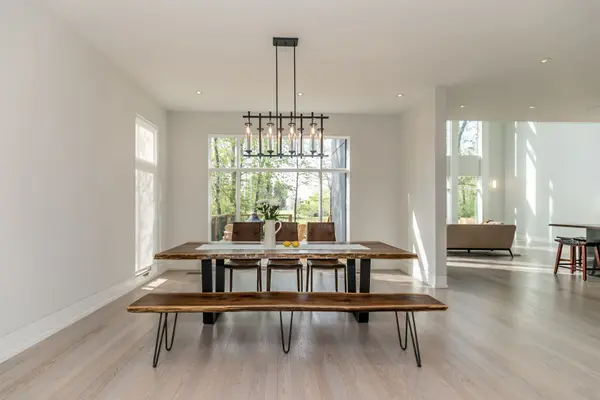 767 Cedarvale DR, Innisfil, ON L9S 4L2