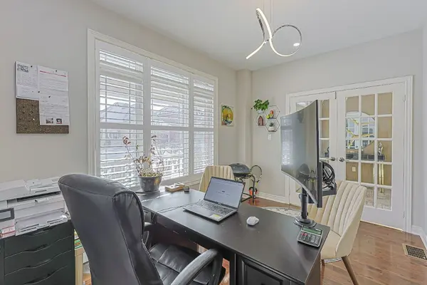 48 Tonner CRES, Aurora, ON L4G 0G6