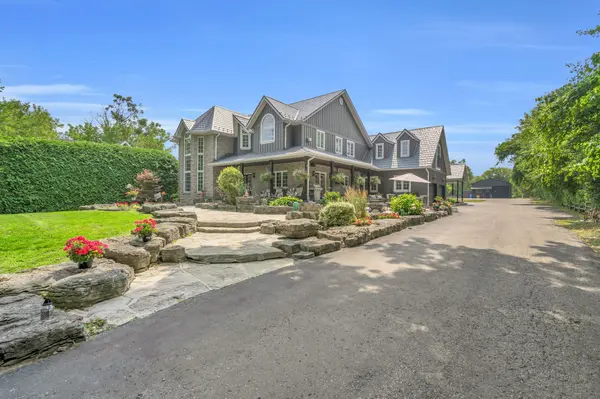 515 Lake DR E, Georgina, ON L0E 1S0