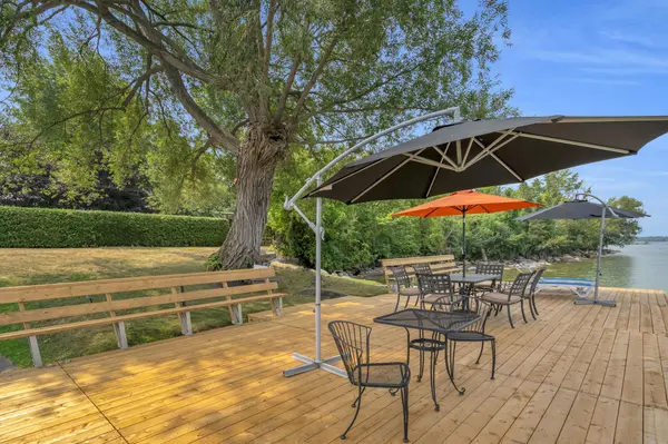 515 Lake DR E, Georgina, ON L0E 1S0