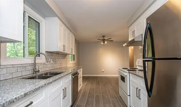 33 B Grove ST E #main floor, Barrie, ON L4M 2N8