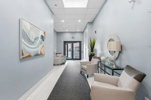 34 Plains RD E #501, Burlington, ON L7T 0B9