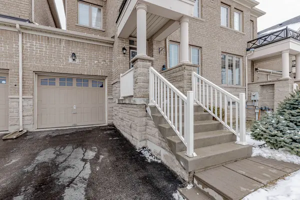39 Chesterwood CRES, Brampton, ON L6Y 0Z4