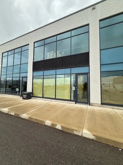 760 Laurentian DR #7, Burlington, ON L7N 3V6