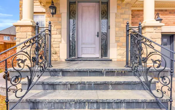 12 Orangeblossom TRL, Brampton, ON L6X 3B4