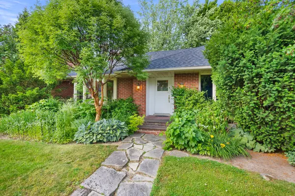 56 Edenvale CRES, Toronto W08, ON M9A 4A6