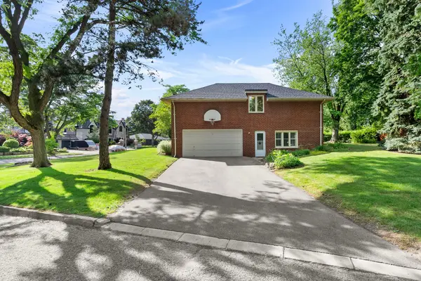 56 Edenvale CRES, Toronto W08, ON M9A 4A6