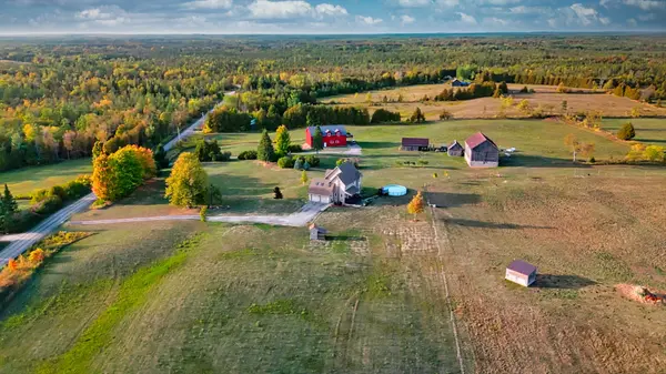 257 10th Line Rd South Dummer RD, Douro-dummer, ON K0L 2V0