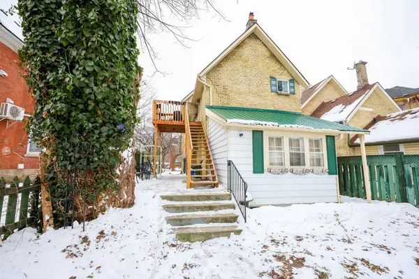 552 Adelaide ST N, London East, ON N6B 3J5