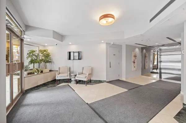 10 Main ST #207, Glebe - Ottawa East And Area, ON K1S 1M9