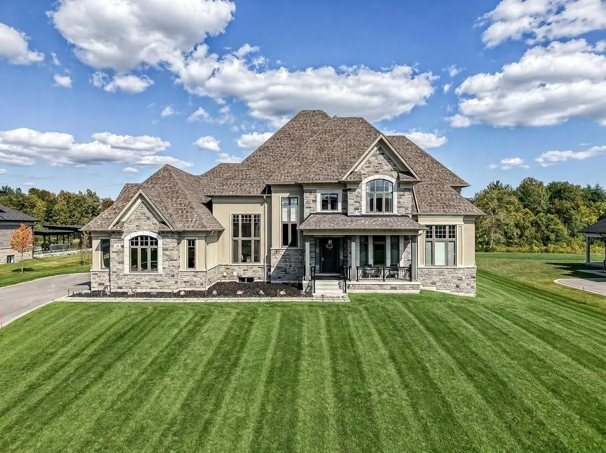 21 Dexshire DR, Ajax, ON L1Z 0T8