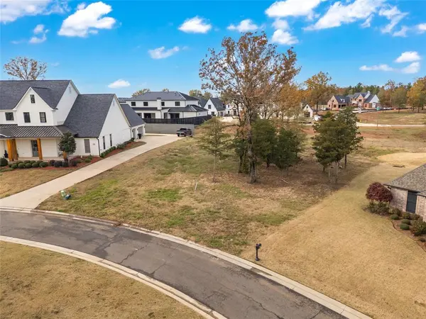 10924 Whispering Path Drive, Shreveport, LA 71106