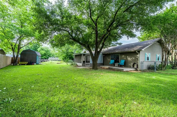 128 Hilltop Drive, Trinidad, TX 75163